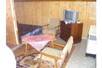 Hungría Chata Gyopárosfürdo, Exterior